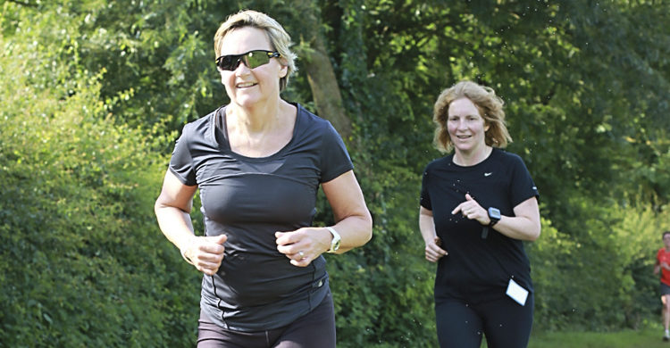 Trote ligero (Adrian Midgley, Flickr)